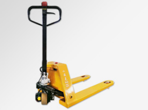 推薦客戶購買國(guó)產(chǎn)冠航地牛叉車