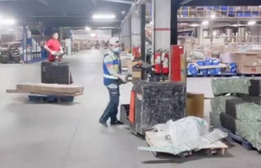 開電動(dòng)液壓搬運(yùn)車的時(shí)候?yàn)槭裁聪蚝罂?>
                            </div>
                            <div   id=