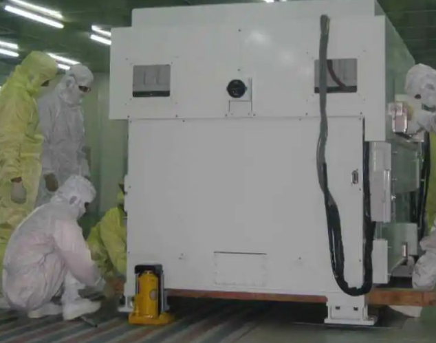 半導(dǎo)體設(shè)備搬運直行搬運小坦克與爪式千斤頂?shù)氖褂?>
                            </div>
                            <div   id=