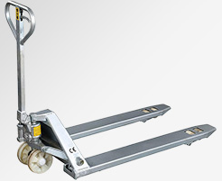 秦皇島食品加工廠車間不銹鋼手動(dòng)液壓搬運(yùn)車搬運(yùn)原料