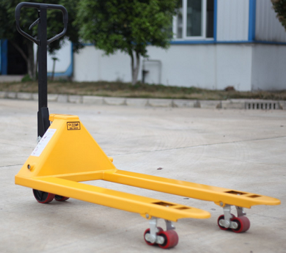 臨近三伏天，手動液壓叉車一定要保管妥善